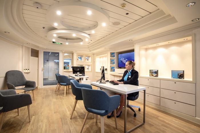 Cruise Holiday Store